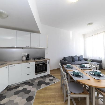 Apartments 23 And 25 With Free Private Parking Zara Esterno foto