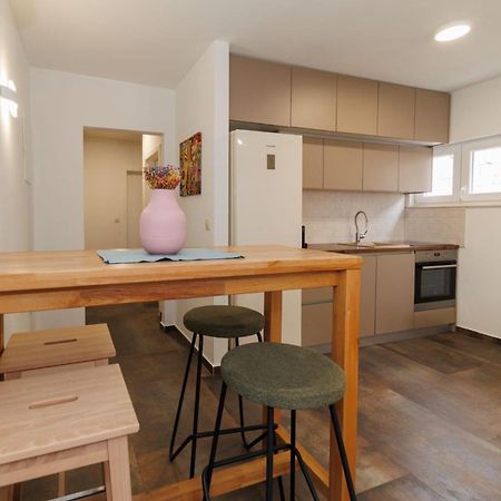 Apartments 23 And 25 With Free Private Parking Zara Esterno foto