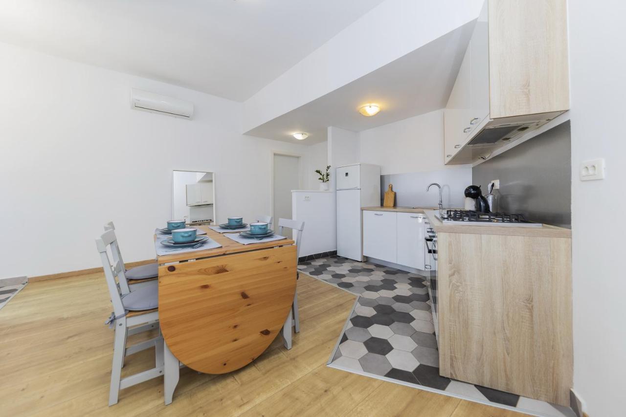 Apartments 23 And 25 With Free Private Parking Zara Esterno foto