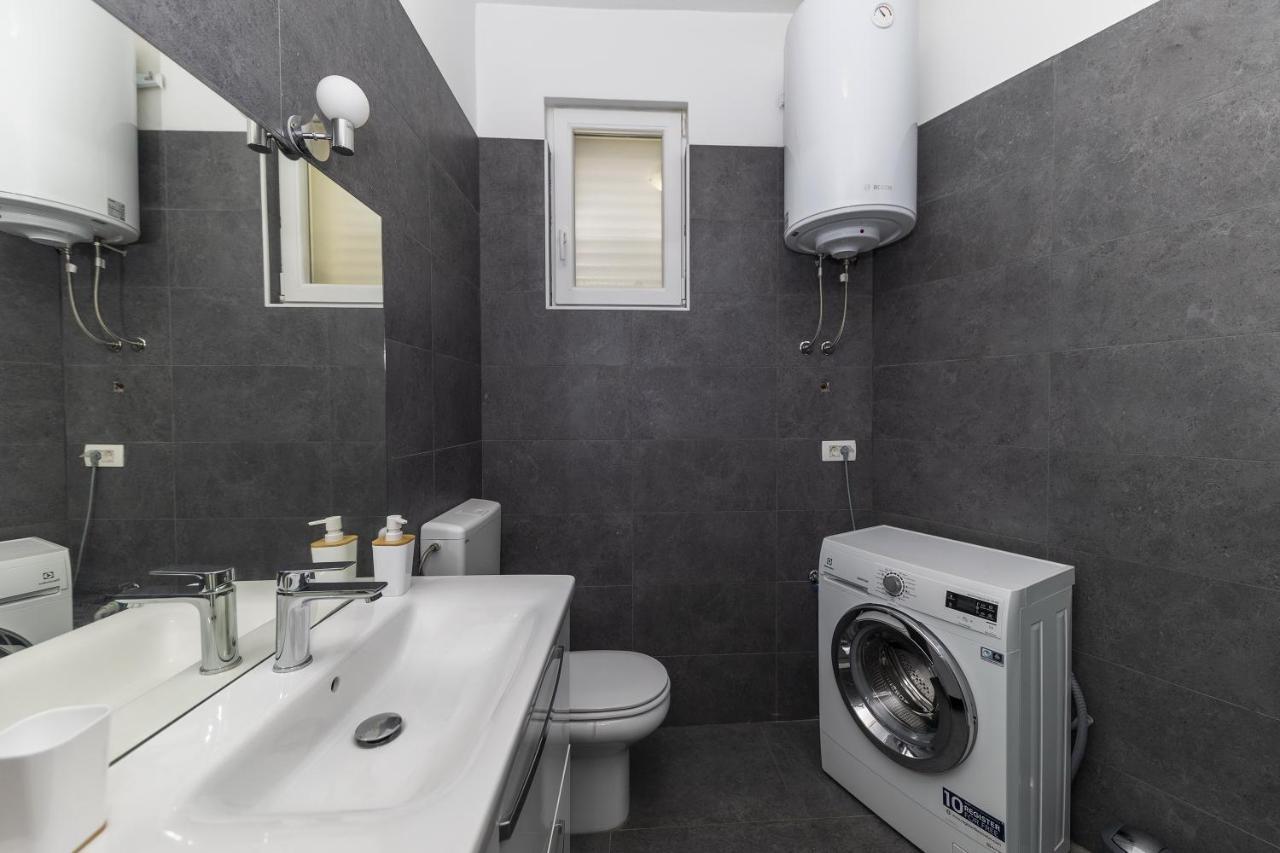 Apartments 23 And 25 With Free Private Parking Zara Esterno foto