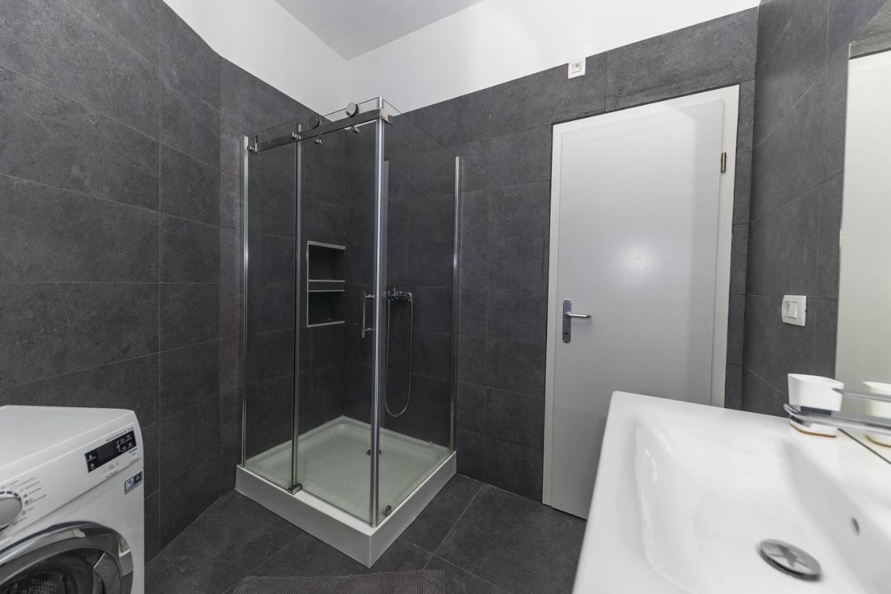 Apartments 23 And 25 With Free Private Parking Zara Esterno foto