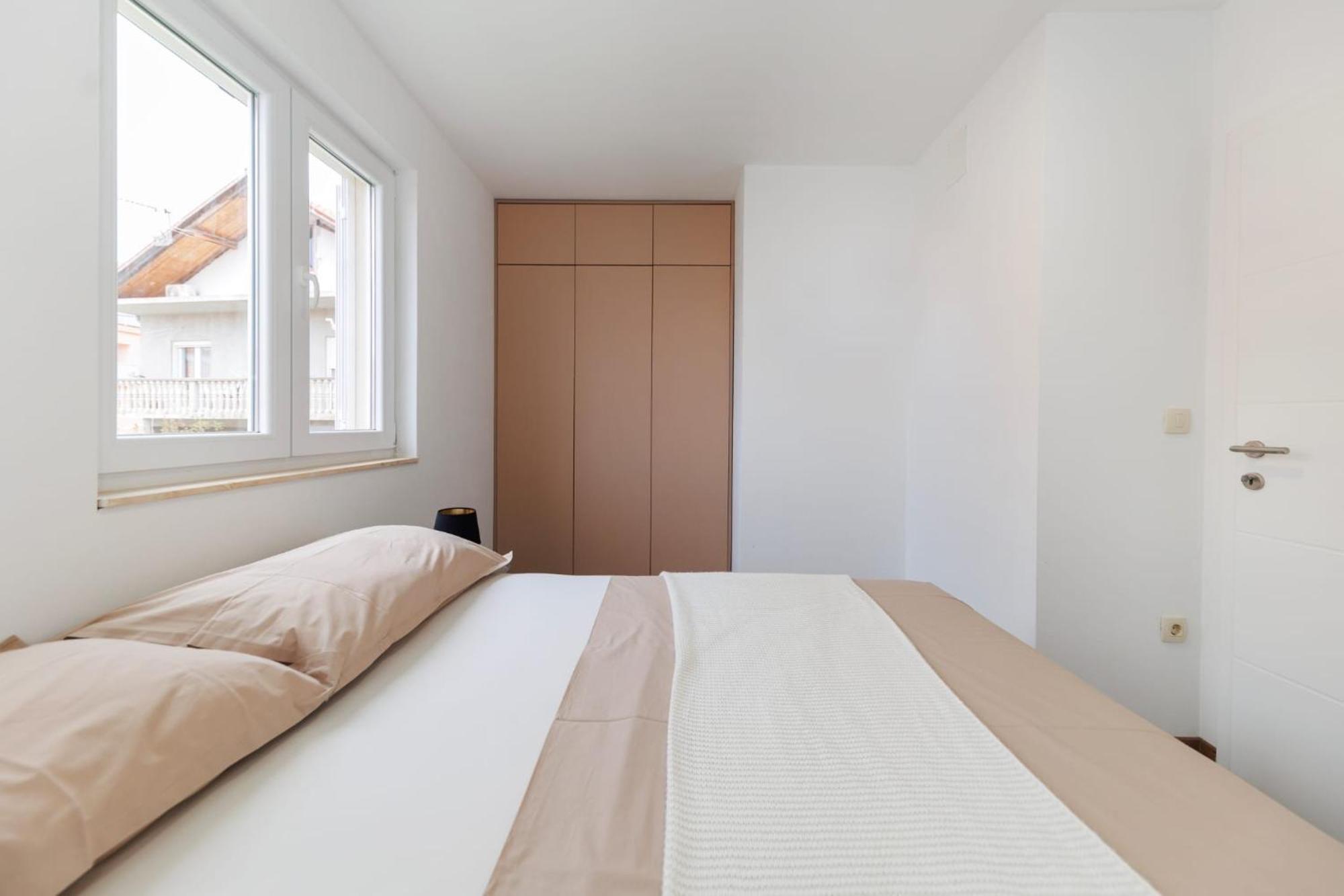 Apartments 23 And 25 With Free Private Parking Zara Esterno foto